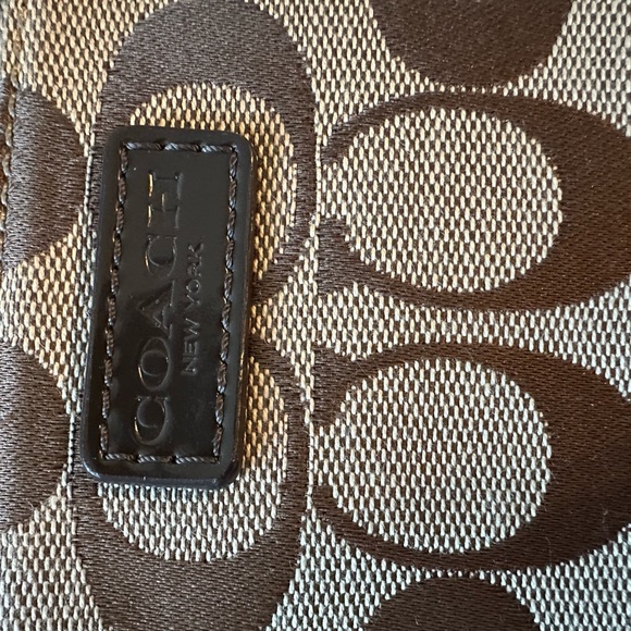 Coach wristlet - Picture 3 of 4